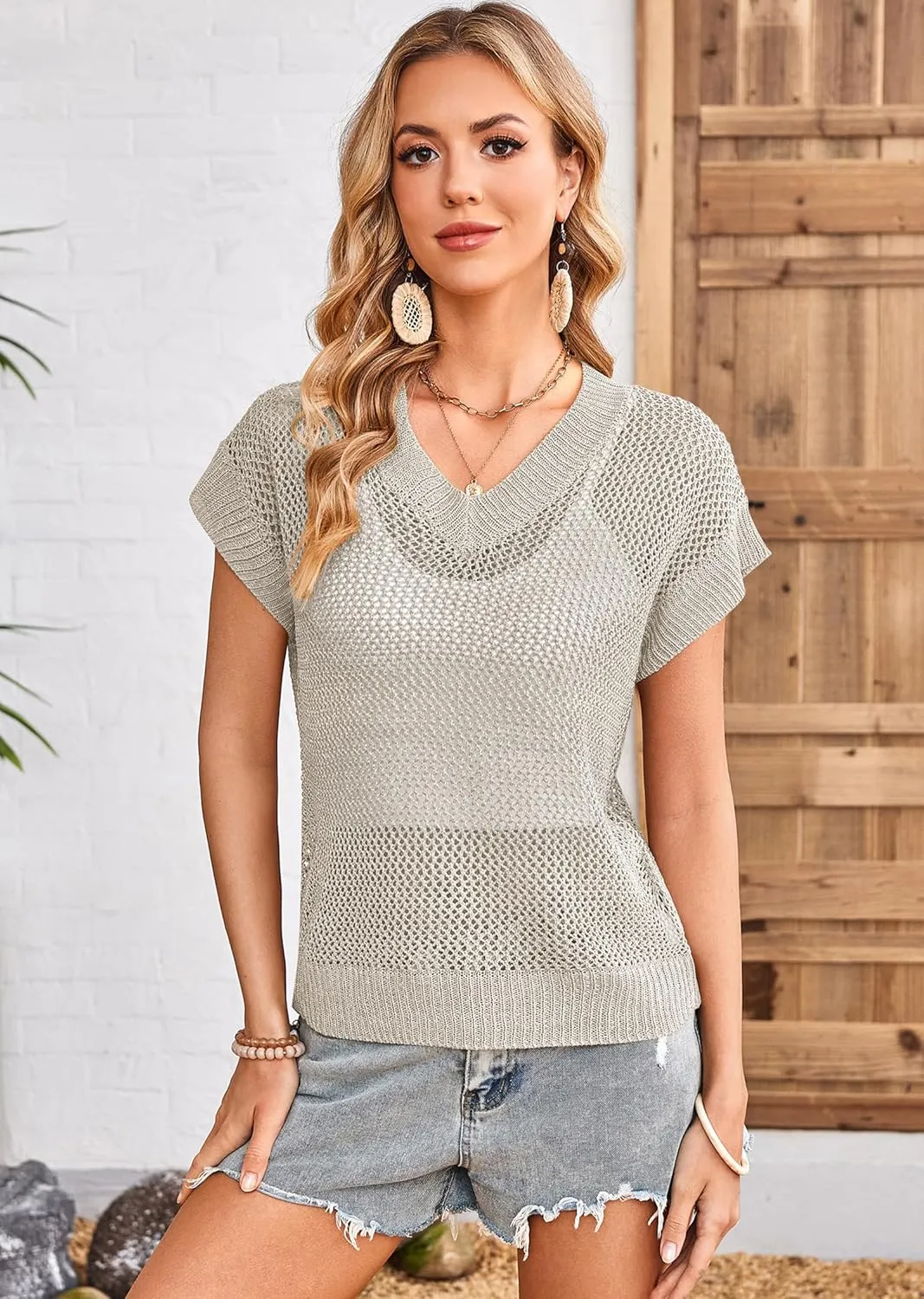 Cakulo Summer Crochet Tops for Women 2025 Short Sleeve V Neck Hollow Out Knit Beach Cover Up Casual Sweater Top