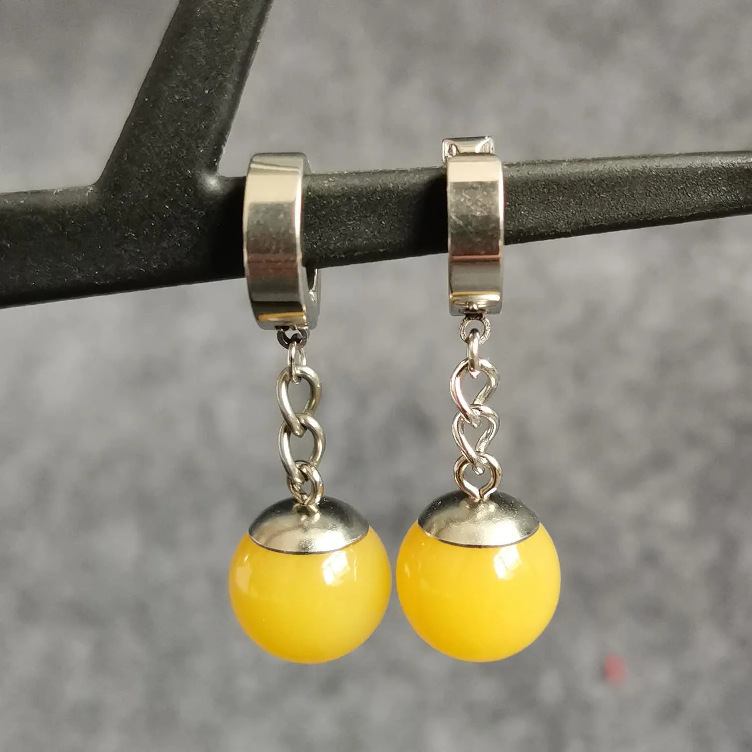 one pair of Resin Ball Stainless Earring Earrings Ear Clip Cuff For Man Woman Halloween