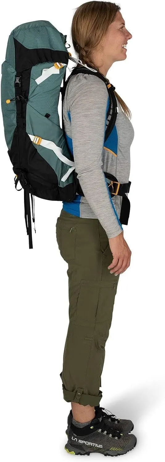 Osprey Sirrus 36L Women's Hiking Backpack, Elderberry Purple/Chiru Tan