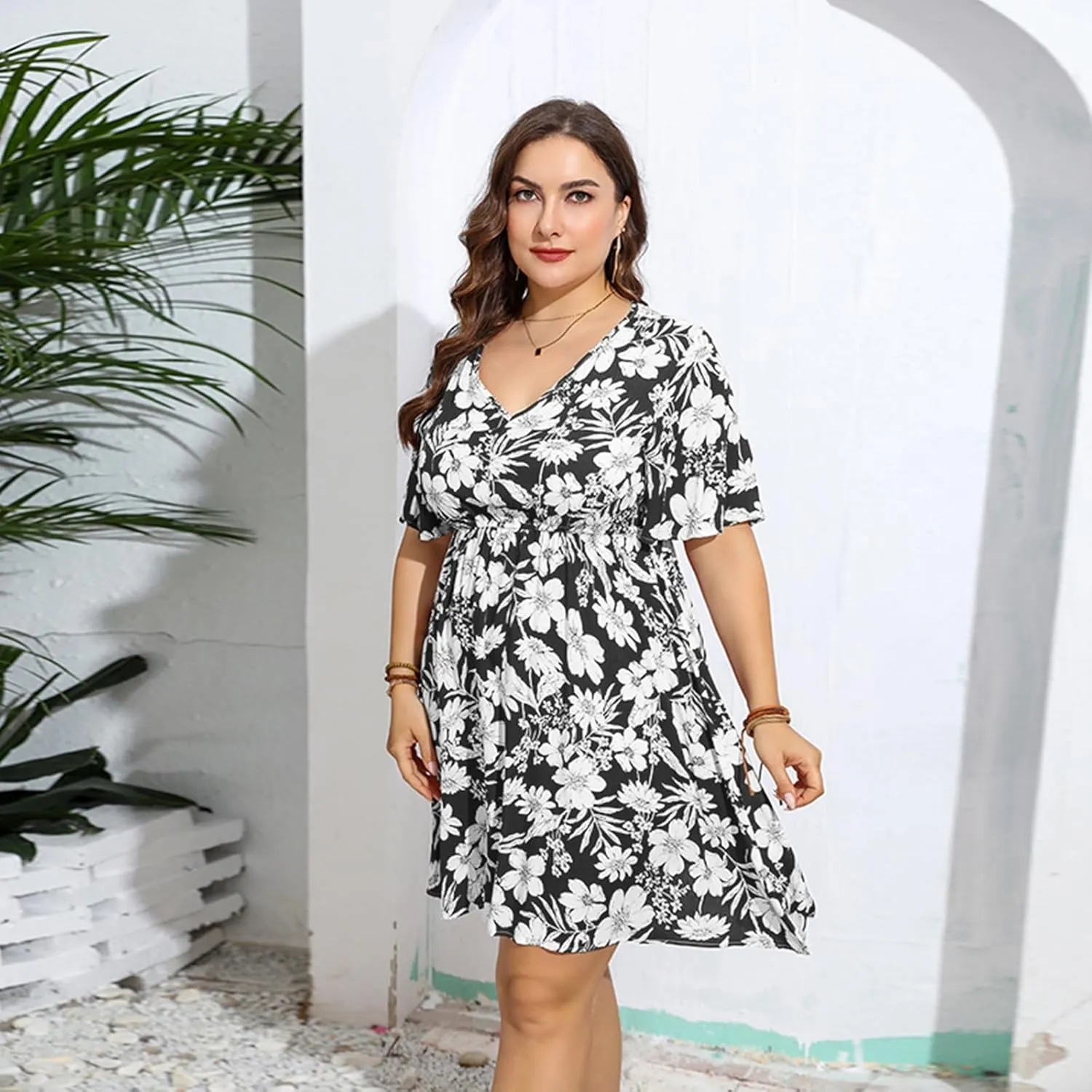 Women's Summer Plus Size Floral Dress for Curvy Women Short V Neck Wrap Dresses with Empire Waist and Short-Sleeve